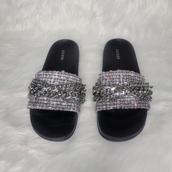 Guess faux fur slides sandals. - Picture 3 of 8